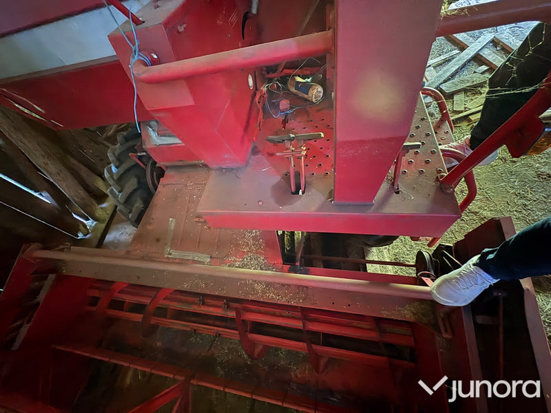 Tröska Massey Ferguson 186