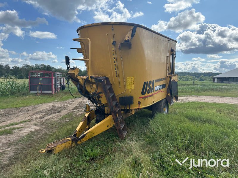 Mixervagn USA 700 CF