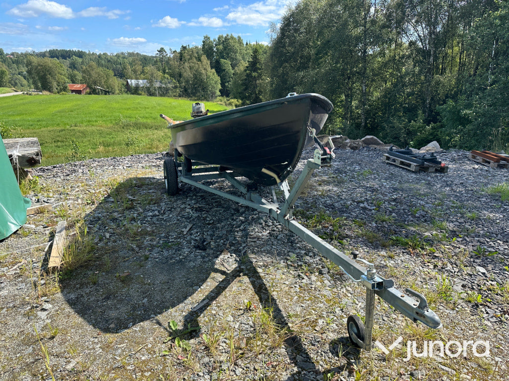 Båt med trailer & motor
