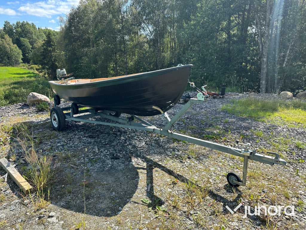 Båt med trailer & motor