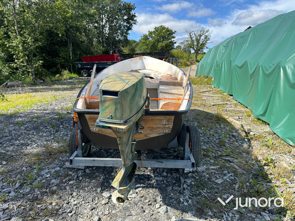 Båt med trailer & motor