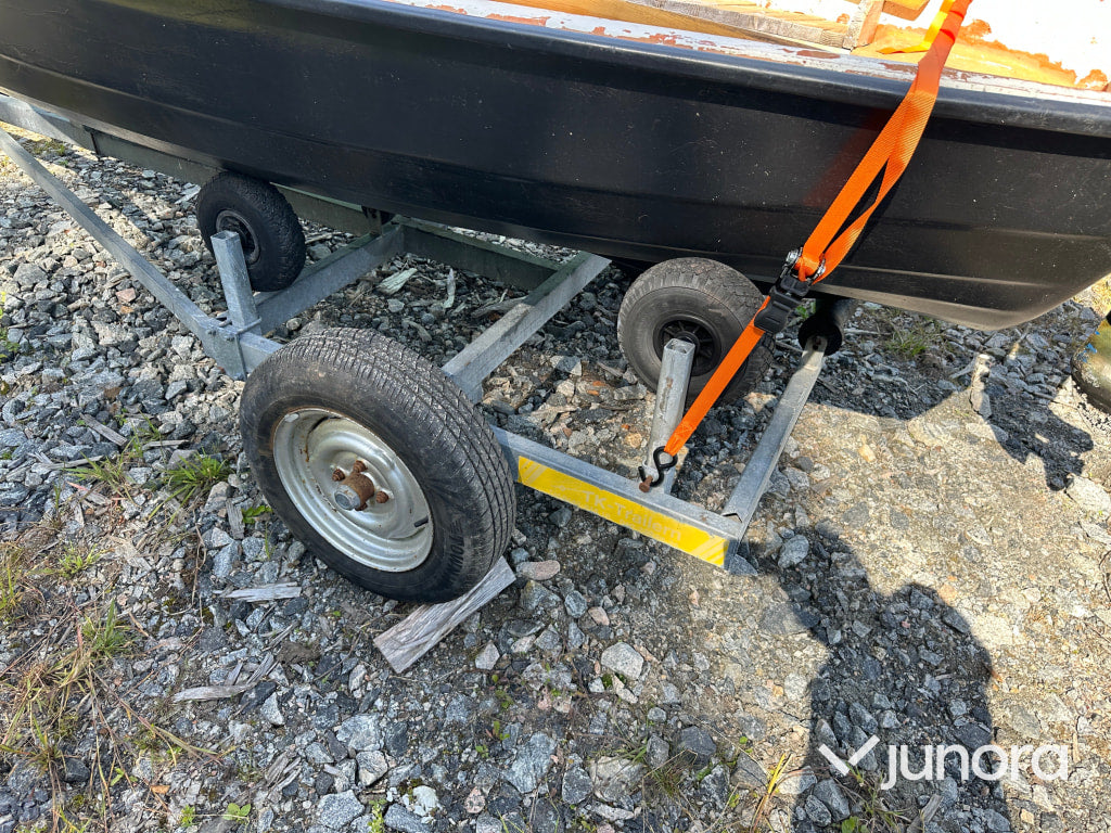 Båt med trailer & motor