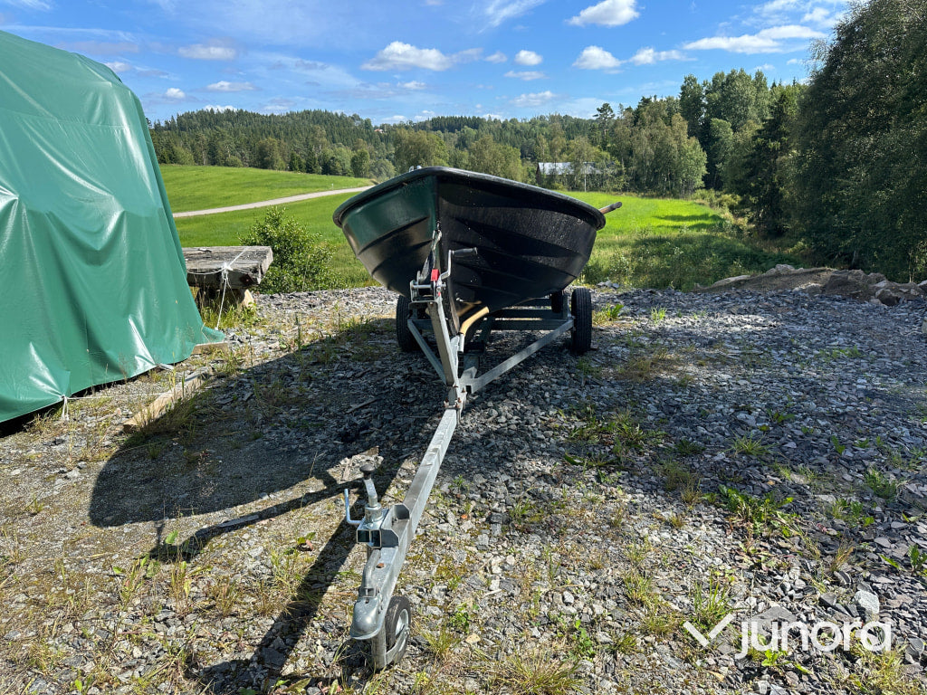 Båt med trailer & motor