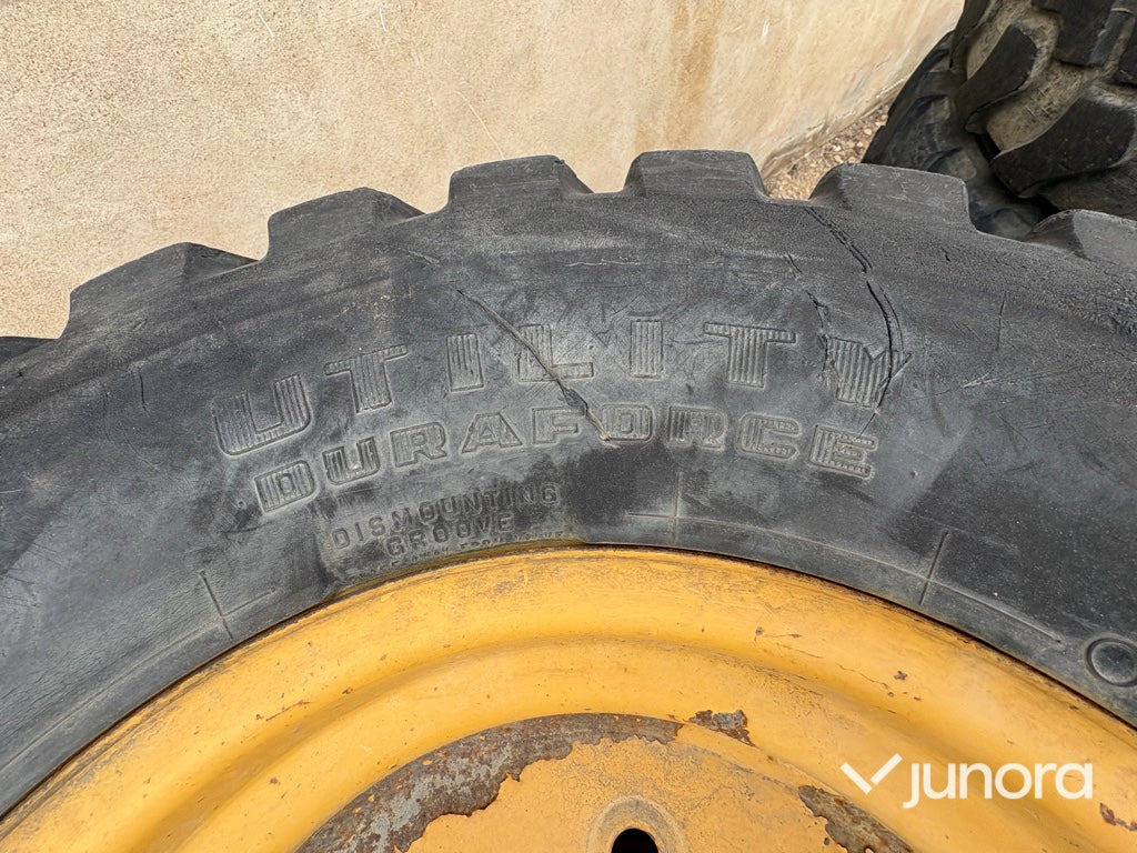 Entreprenaddäck - med fälg Firestone 340/80 R18