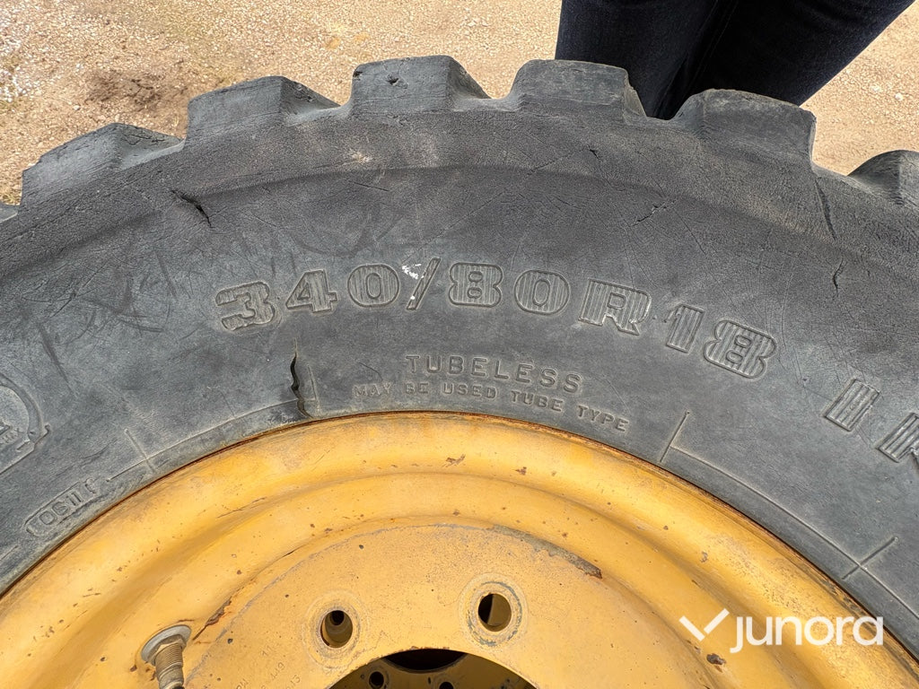 Entreprenaddäck - med fälg Firestone 340/80 R18