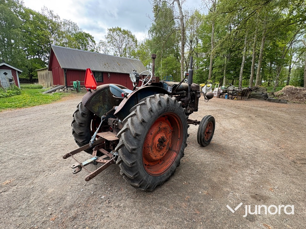 Traktor - Fordson Major, E27N