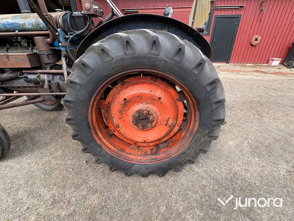 Traktor - Fordson Major, E27N