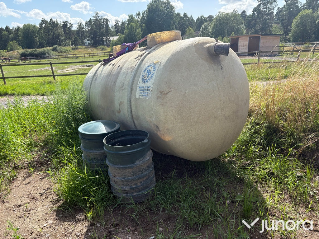 Trekammarbrunn / Cylindrisk tank 4 kubik