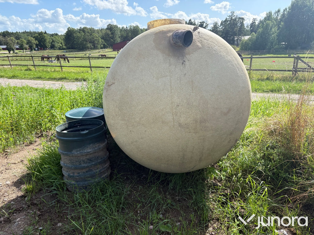 Trekammarbrunn / Cylindrisk tank 4 kubik