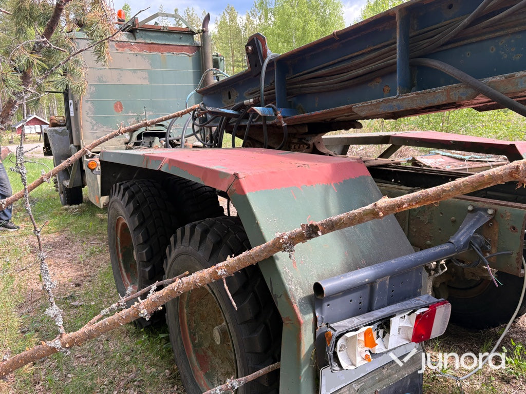Lastbil med trailer - Scania, LA82B Förlängd