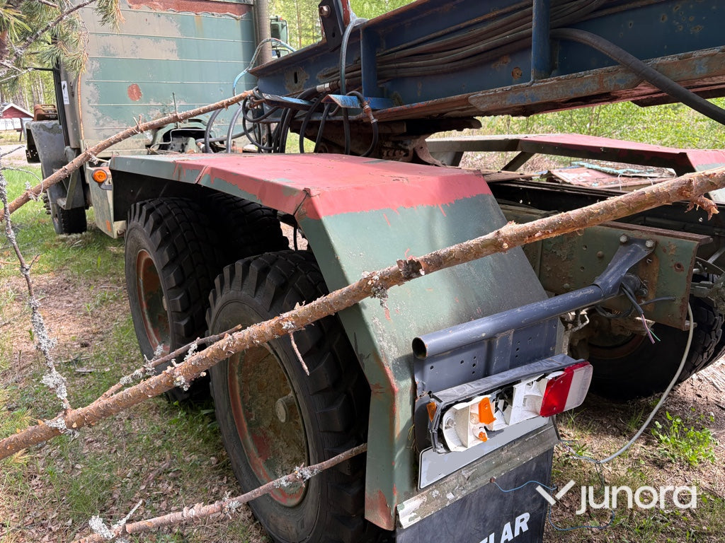 Lastbil med trailer - Scania, LA82B Förlängd