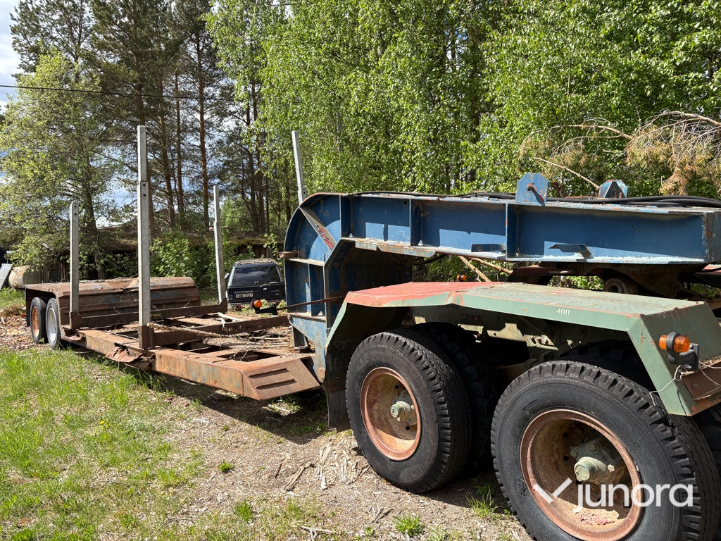 Lastbil med trailer - Scania, LA82B Förlängd
