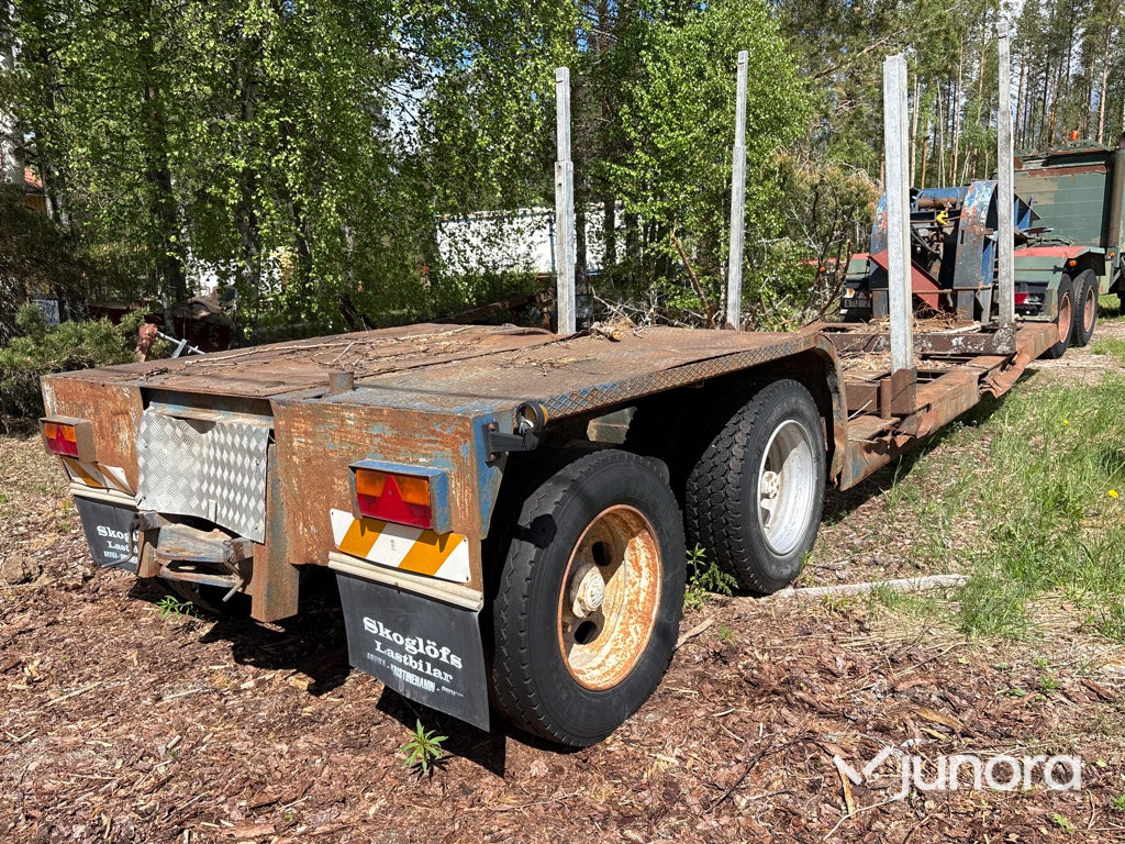 Lastbil med trailer - Scania, LA82B Förlängd