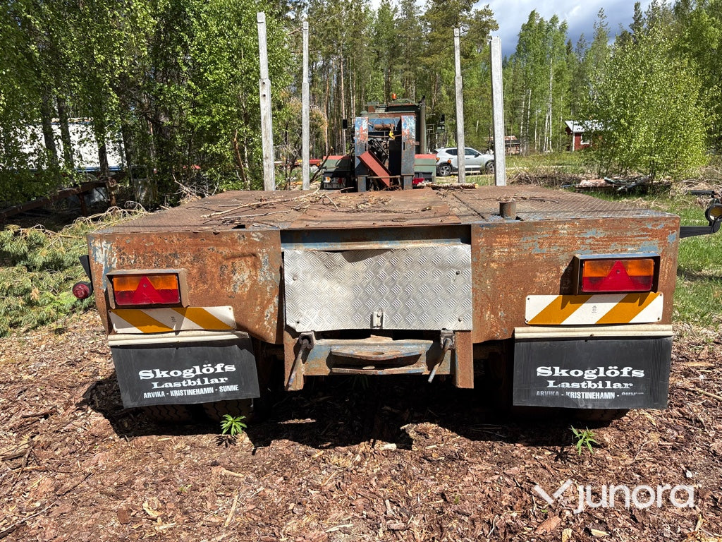 Lastbil med trailer - Scania, LA82B Förlängd