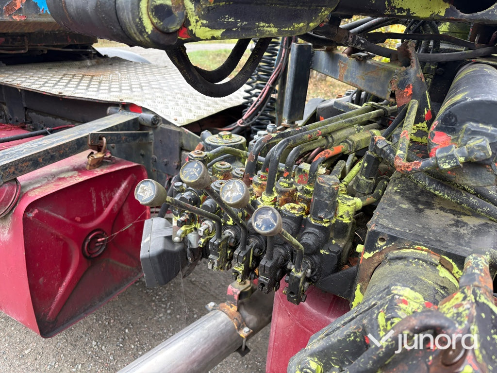 EPA Lastbil Scania LB81S med kran och maskintrailer
