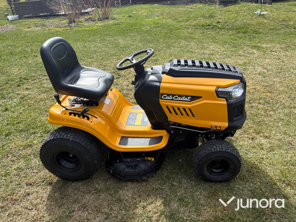 Åkgräsklippare - Cub Cadet, LT1 NS92