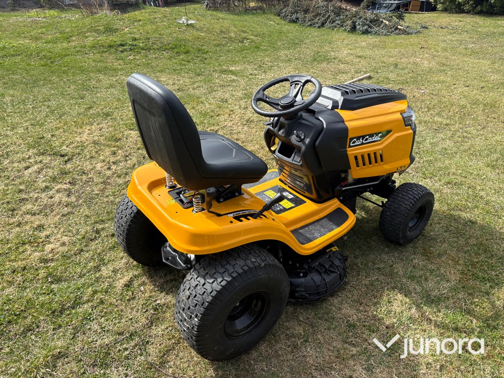 Åkgräsklippare - Cub Cadet, LT1 NS92