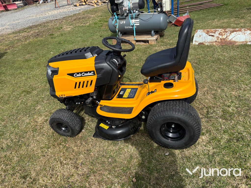 Åkgräsklippare - Cub Cadet, LT1 NS92
