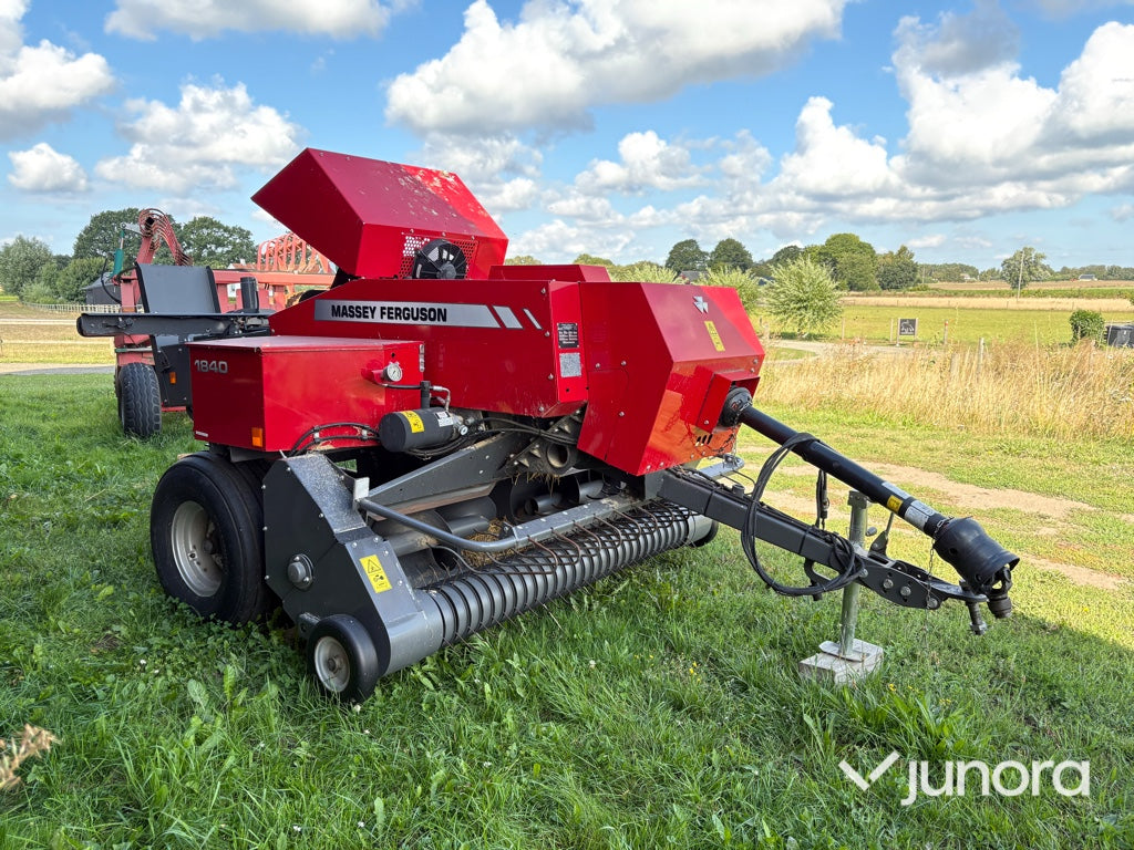 Fyrkantsbalpress – Massey Ferguson MF 1840