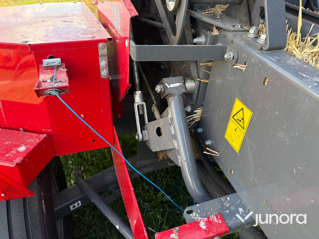 Fyrkantsbalpress – Massey Ferguson MF 1840