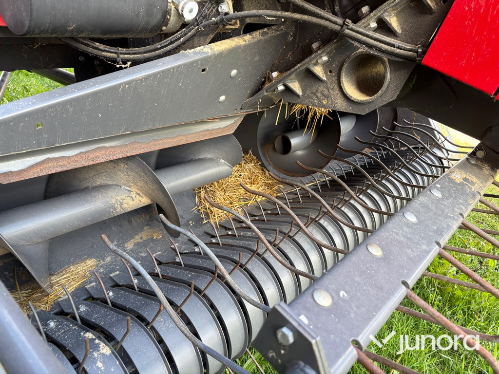 Fyrkantsbalpress – Massey Ferguson MF 1840