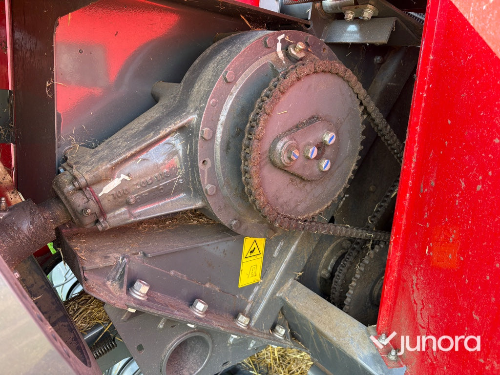 Fyrkantsbalpress – Massey Ferguson MF 1840