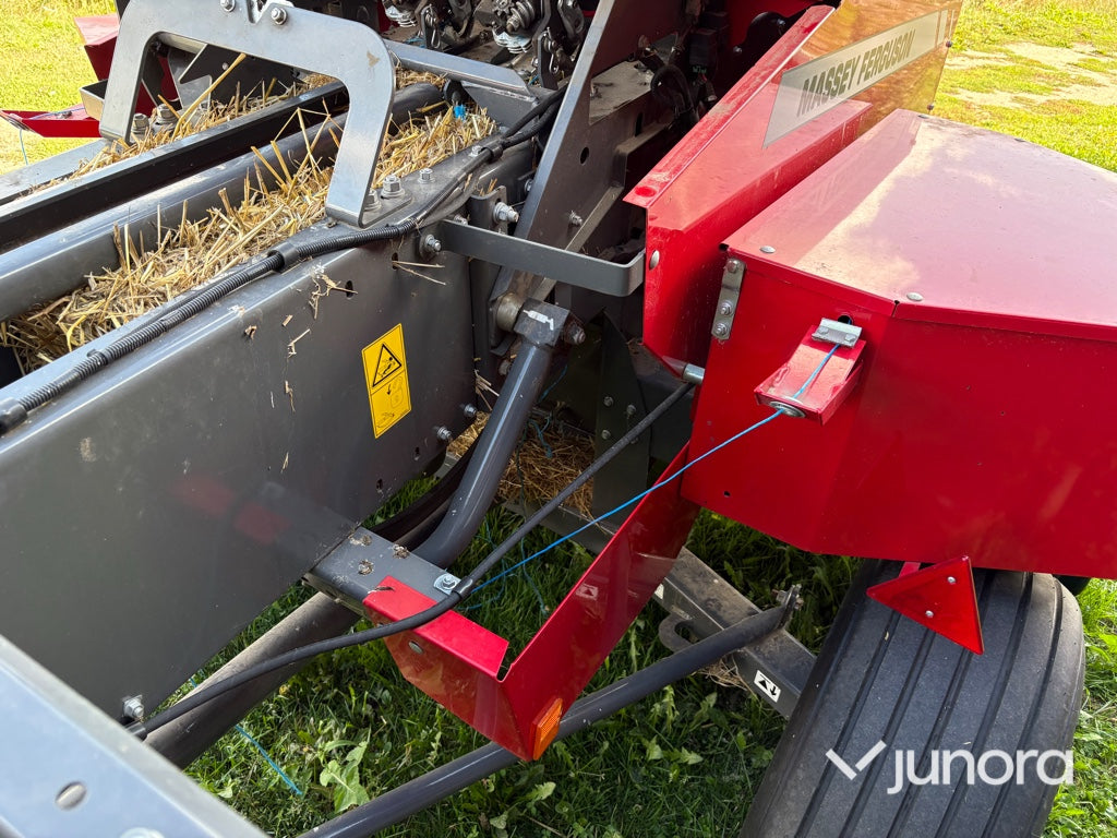 Fyrkantsbalpress – Massey Ferguson MF 1840