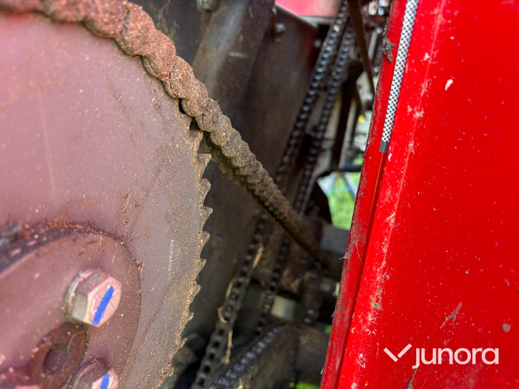 Fyrkantsbalpress – Massey Ferguson MF 1840