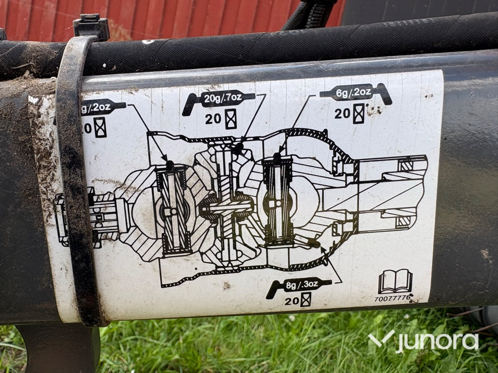 Fyrkantsbalpress – Massey Ferguson MF 1840