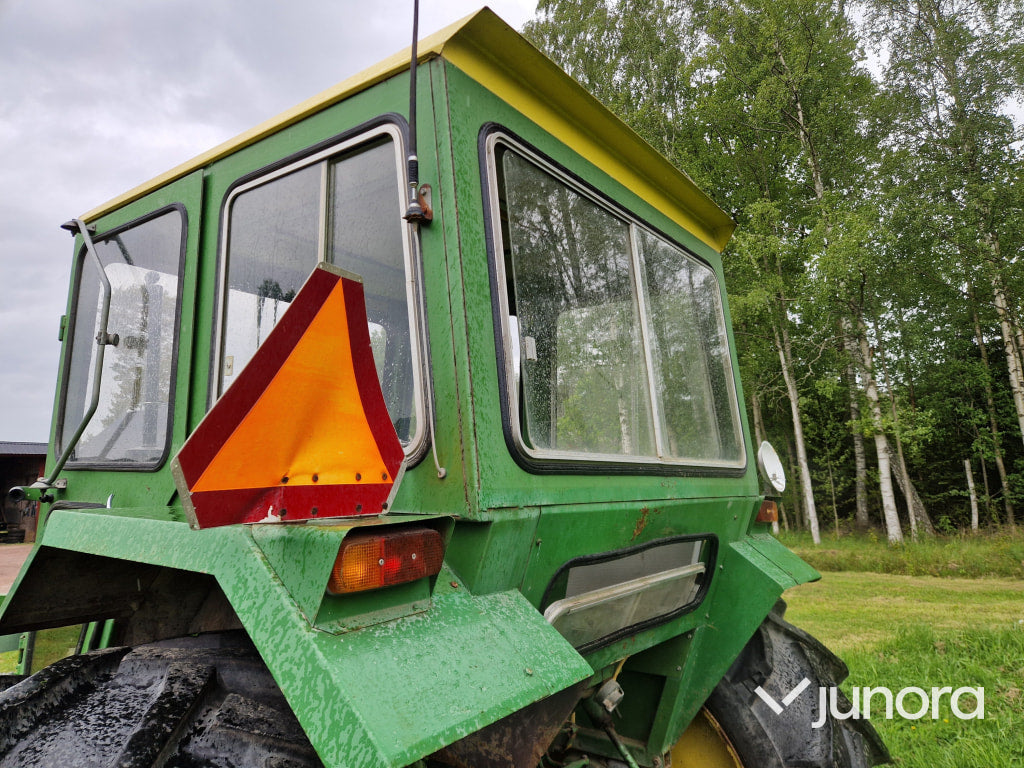 Veterantraktor John Deere 2130