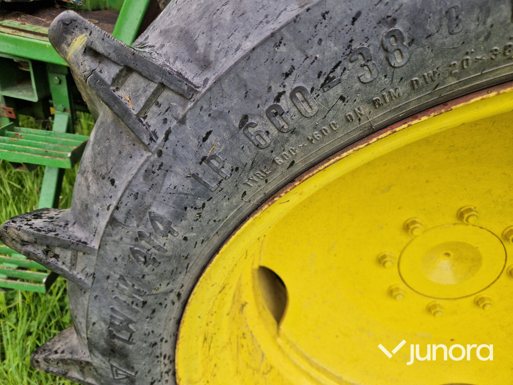 Veterantraktor John Deere 2130