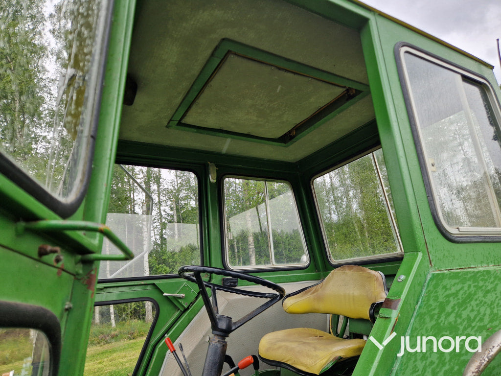 Veterantraktor John Deere 2130