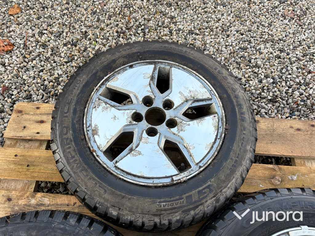 Fälgar med dubbdäck - 3 st