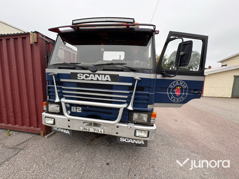 Lastbil Scania P82 M 4X2 50