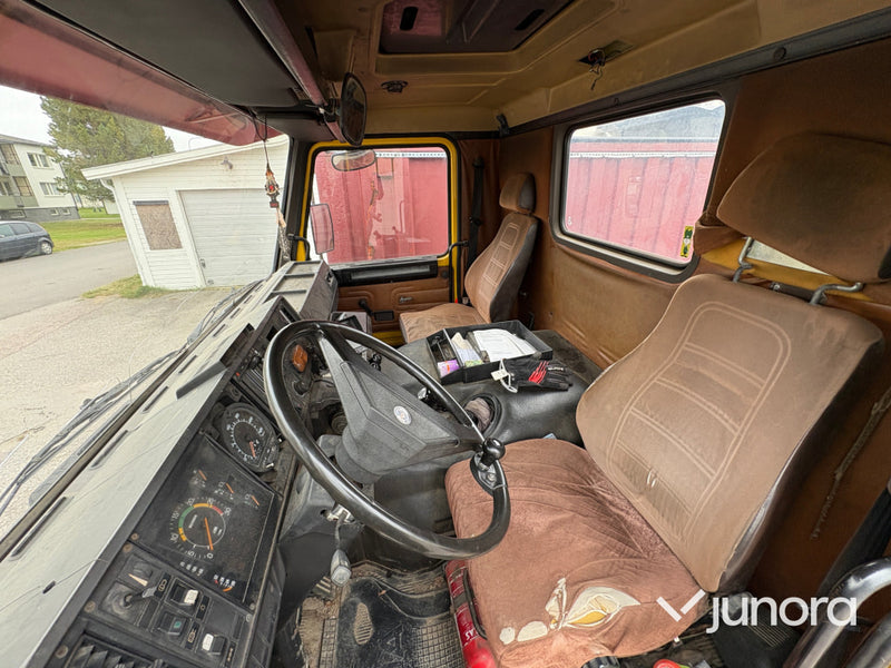 Lastbil Scania P82 M 4X2 50