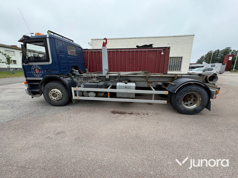 Lastbil Scania P82 M 4X2 50