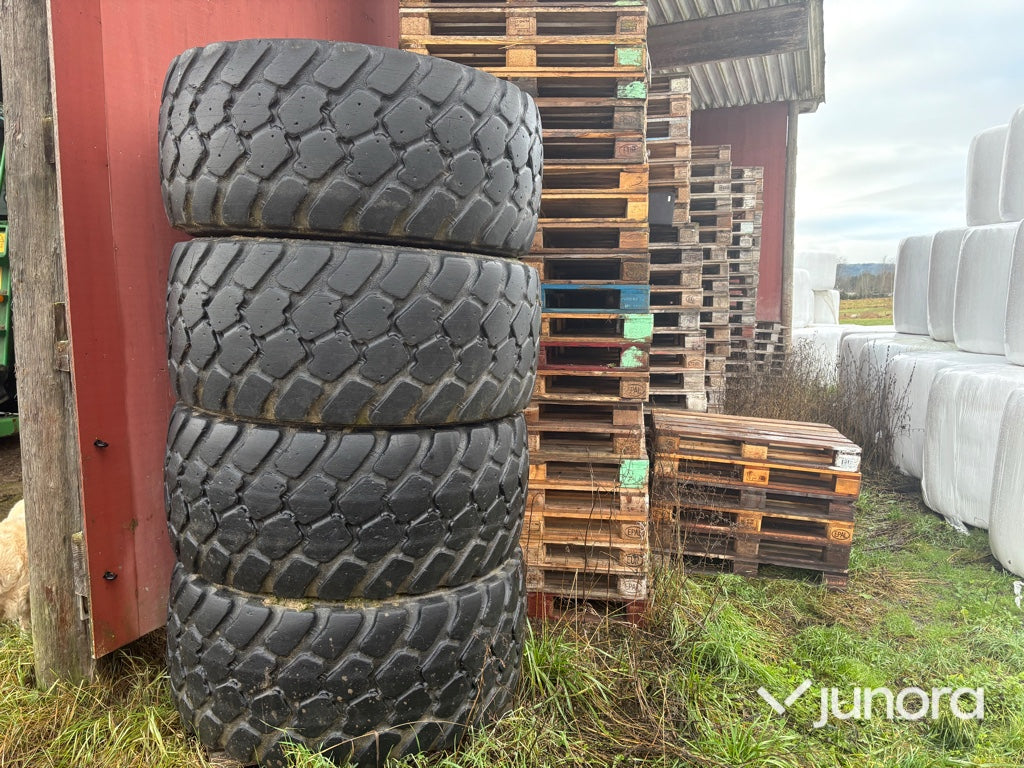 Hjullastardäck på fälg - Michelin 600/65 R25 (4st)