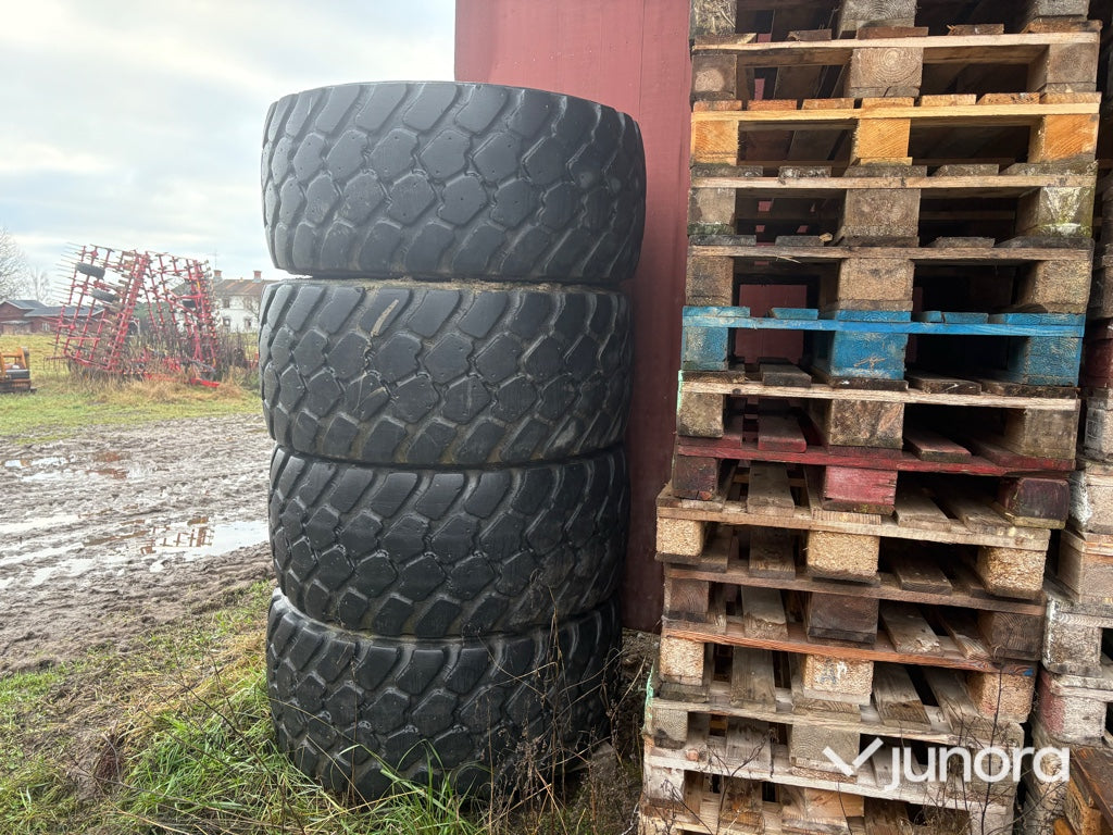 Hjullastardäck på fälg - Michelin 600/65 R25 (4st)