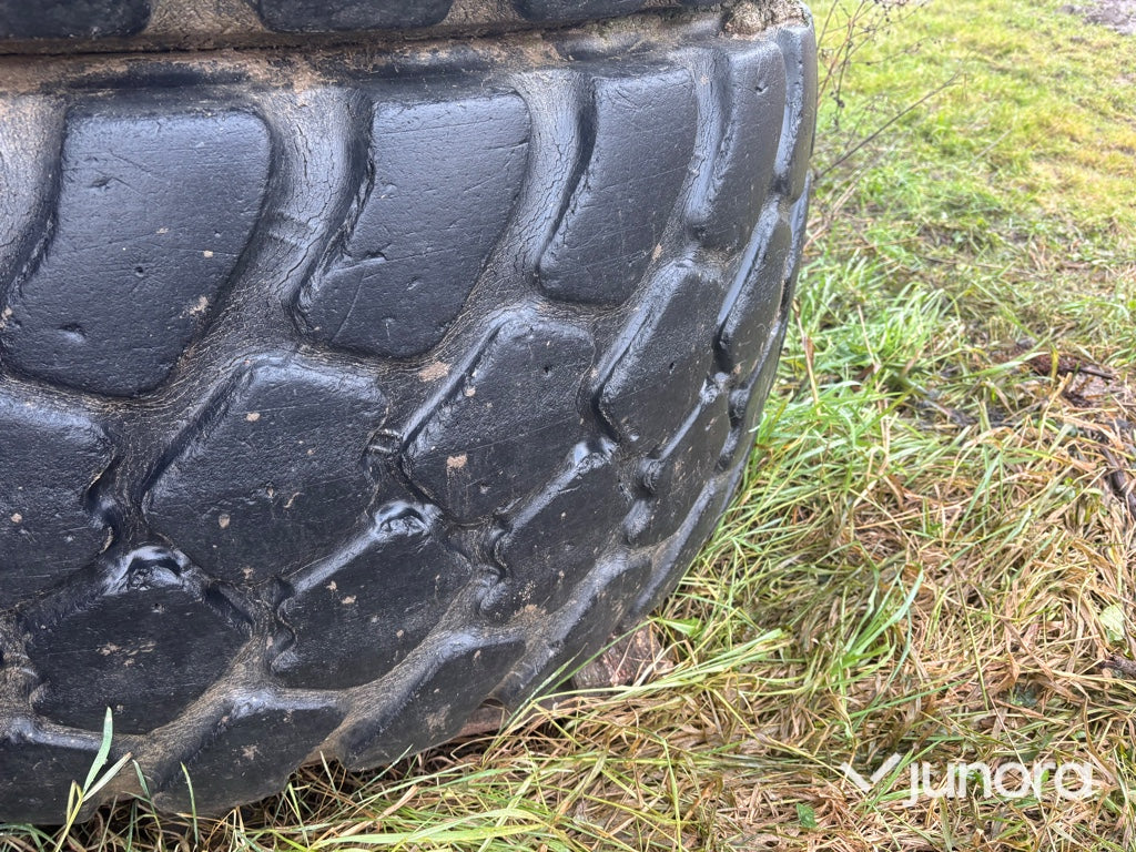 Hjullastardäck på fälg - Michelin 600/65 R25 (4st)