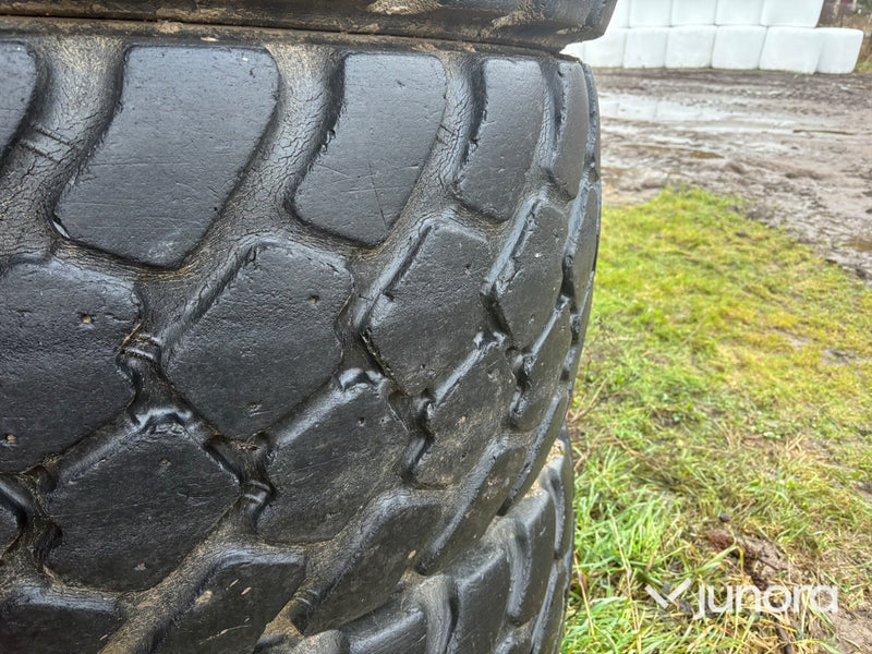 Hjullastardäck på fälg - Michelin 600/65 R25 (4st)