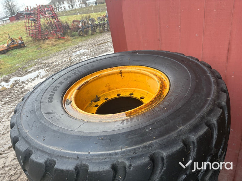 Hjullastardäck på fälg - Michelin 600/65 R25 (4st)