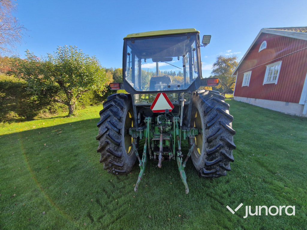 Lastartraktor - John Deere 2450