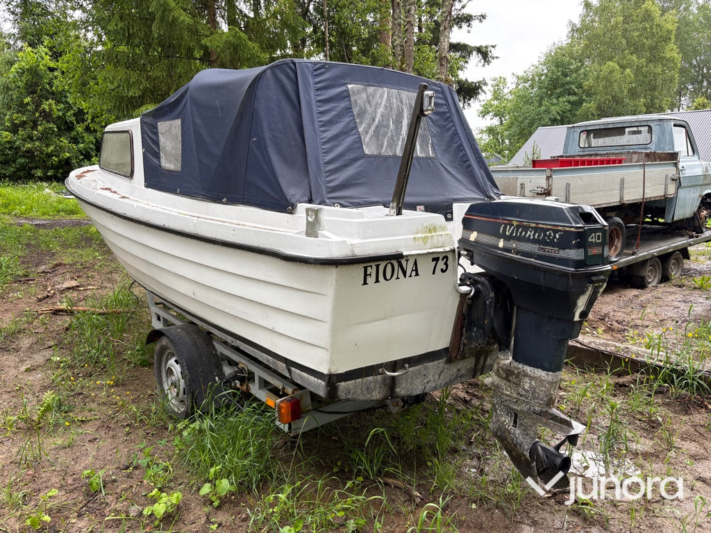 Motorbåt med trailer - Crescent, 525