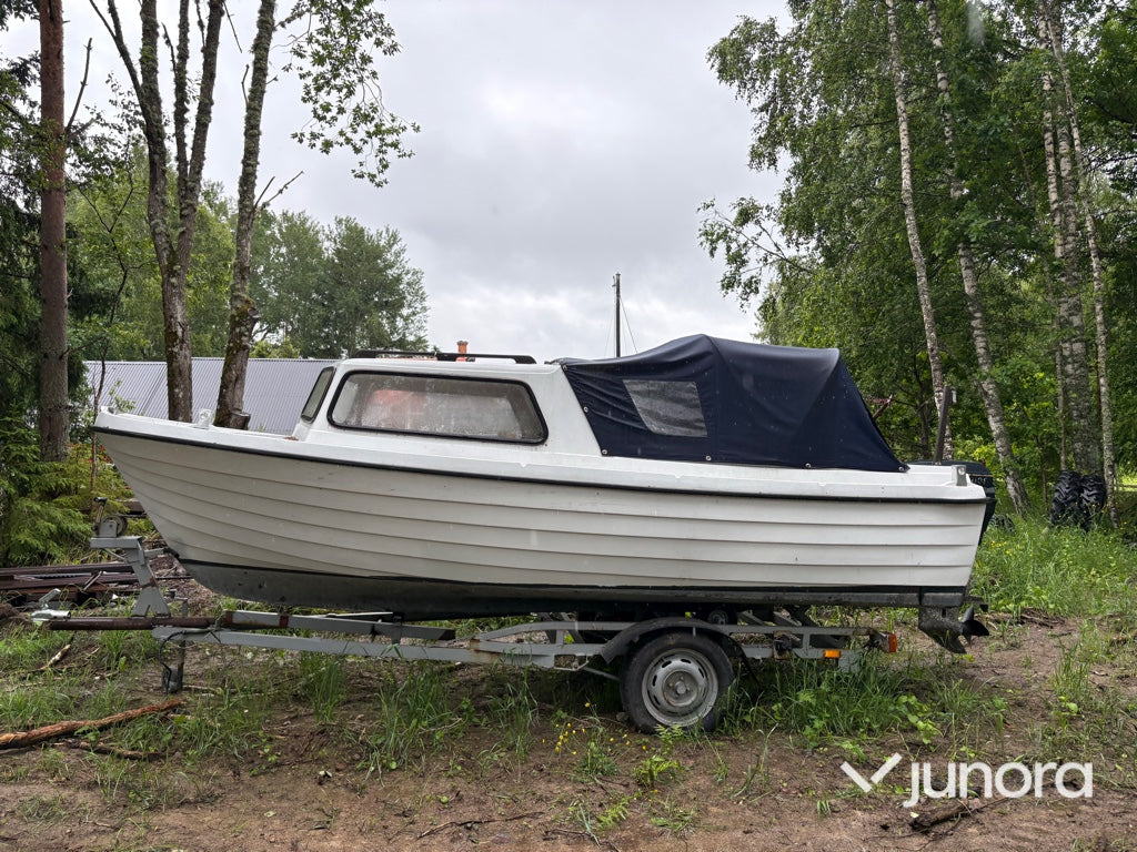 Motorbåt med trailer - Crescent, 525