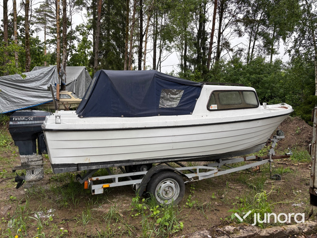 Motorbåt med trailer - Crescent, 525