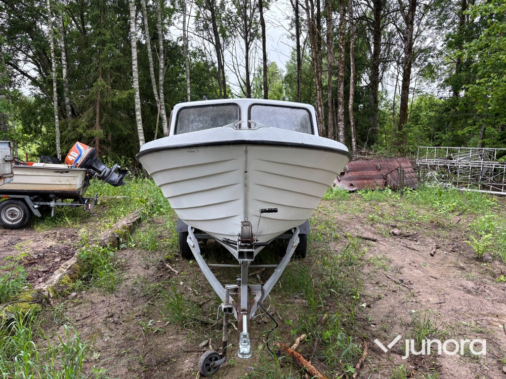 Motorbåt med trailer - Crescent, 525