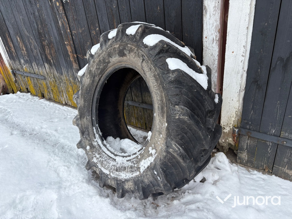 Traktordäck - Taurus, 420/70 R24