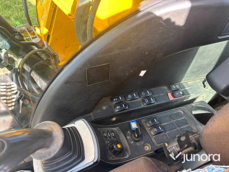 Grävmaskin - JCB JS130LC