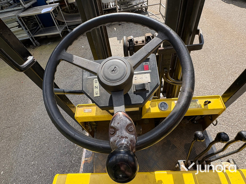 El truck Caterpillar