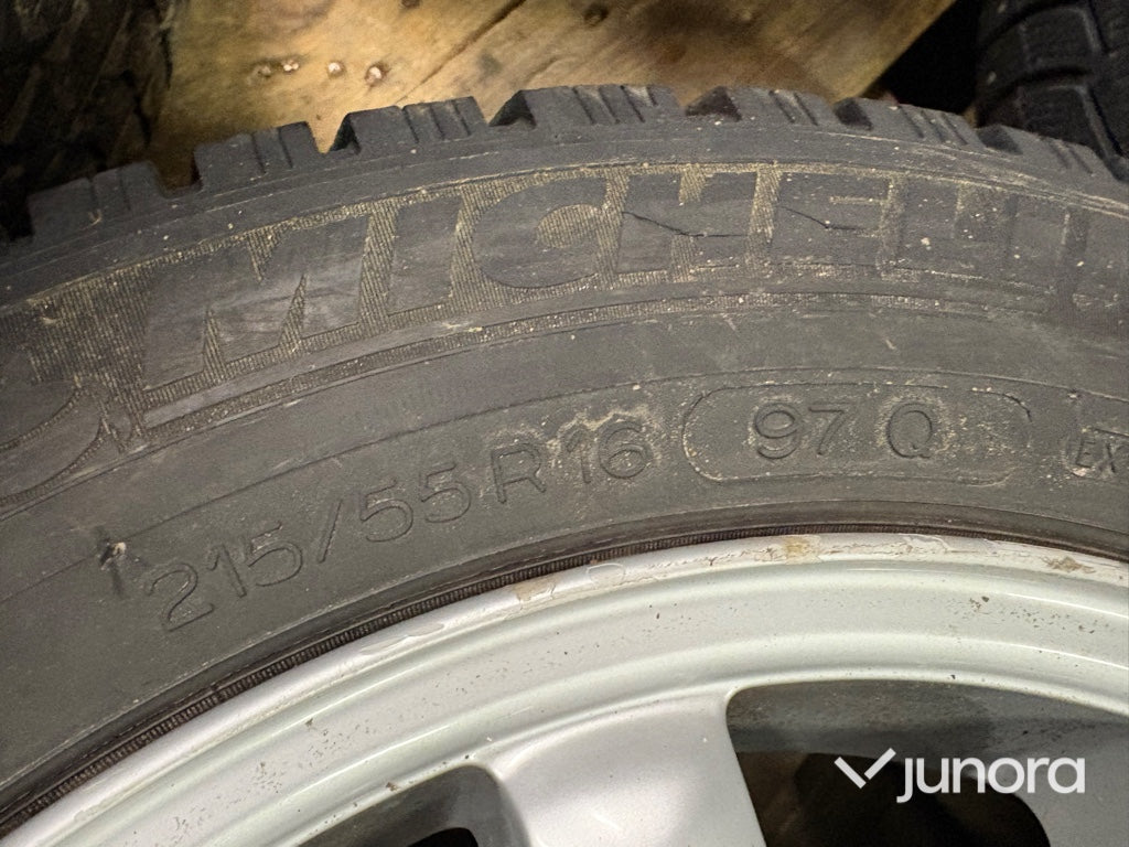 Dubbade däck på fälg – Michelin X-Ice North (4st)